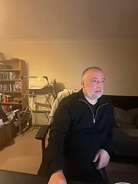 LondonTeffy online show from October 21, 2025, 9:15 pm