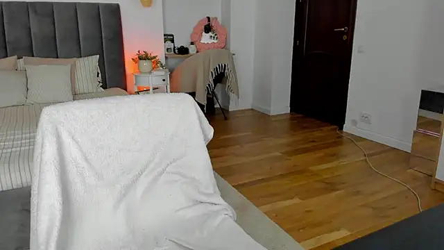 Snapshot of Fancy_Jenn chatting on October 24, 2025, 6:59 pm Fancy Jenn online show from October 24, 2025, 6:59 pm