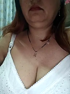 Snapshot of Dianaa9 chatting on April 21, 2026, 3:02 am Dianaa9 online show from April 21, 2026, 3:02 am