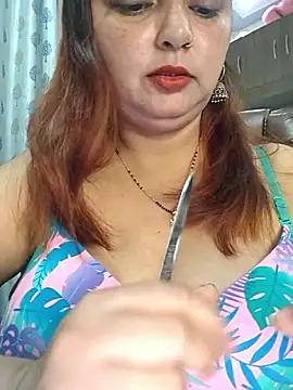 Snapshot of Dianaa9 chatting on April 24, 2026, 9:45 am Dianaa9 online show from April 24, 2026, 9:45 am