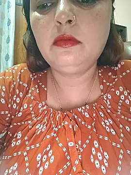 Snapshot of Dianaa9 chatting on May 10, 2026, 11:48 am Dianaa9 online show from May 10, 2026, 11:48 am