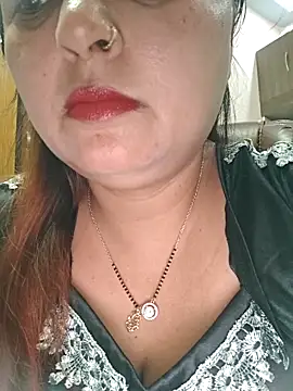 Snapshot of Dianaa9 chatting on May 13, 2026, 7:50 am Dianaa9 online show from May 13, 2026, 7:50 am