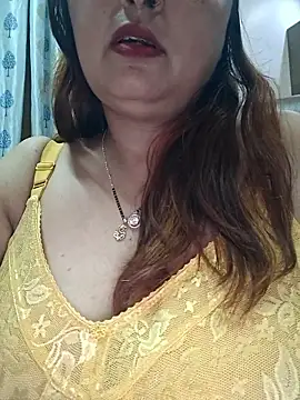 Snapshot of Dianaa9 chatting on May 15, 2026, 8:27 pm Dianaa9 online show from May 15, 2026, 8:27 pm