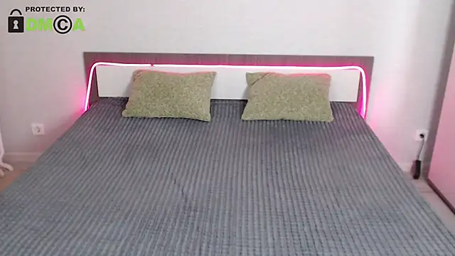 RonnieMilles online show from December 6, 2024, 4:06 pm