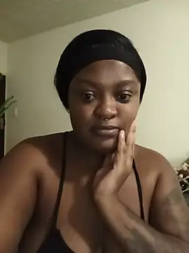 Snapshot of TheDoubleTrouble18xxx chatting on May 19, 2026, 4:46 pm TheDoubleTrouble18xxx online show from May 19, 2026, 4:46 pm
