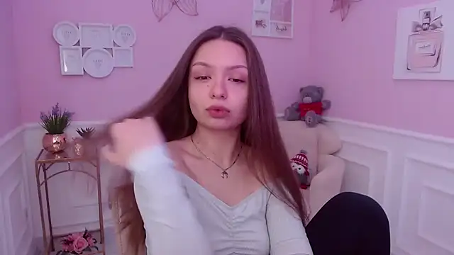 LucySkilar online show from February 4, 2025, 5:53 am