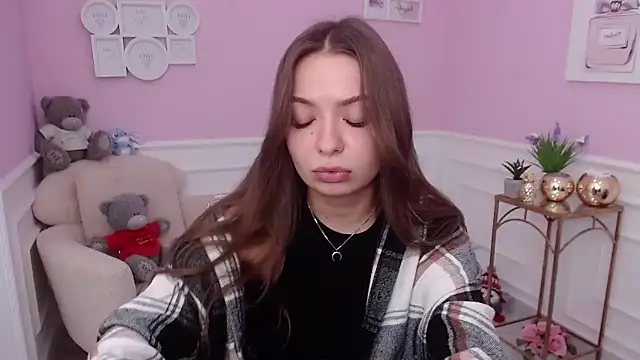 LucySkilar online show from September 14, 2025, 5:17 am