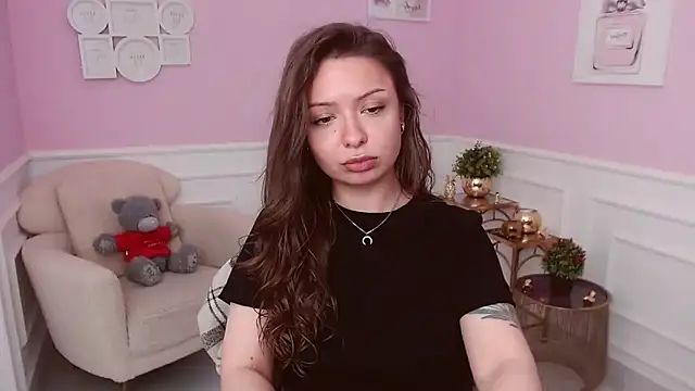Snapshot of LucySkilar chatting on May 12, 2026, 5:59 am LucySkilar online show from May 12, 2026, 5:59 am
