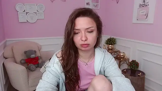 Snapshot of LucySkilar chatting on May 15, 2026, 4:08 am LucySkilar online show from May 15, 2026, 4:08 am