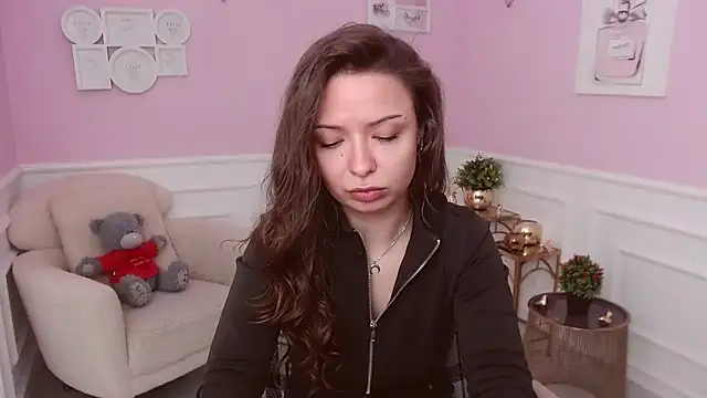 Snapshot of LucySkilar chatting on May 21, 2026, 4:08 am LucySkilar online show from May 21, 2026, 4:08 am