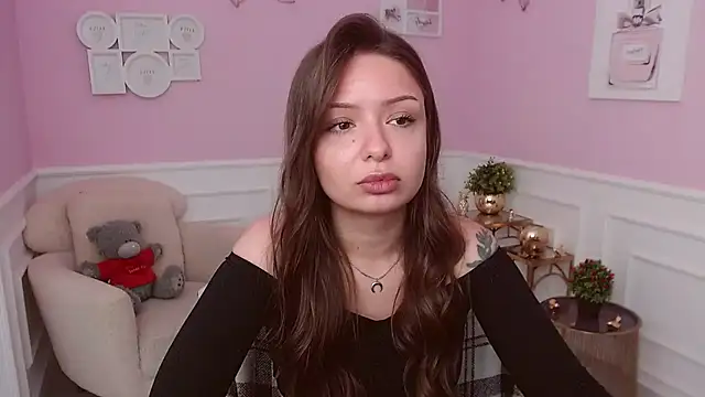 Snapshot of LucySkilar chatting on June 7, 2026, 4:38 am LucySkilar online show from June 7, 2026, 4:38 am