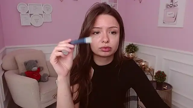 Snapshot of LucySkilar chatting on June 22, 2026, 4:20 am LucySkilar online show from June 22, 2026, 4:20 am