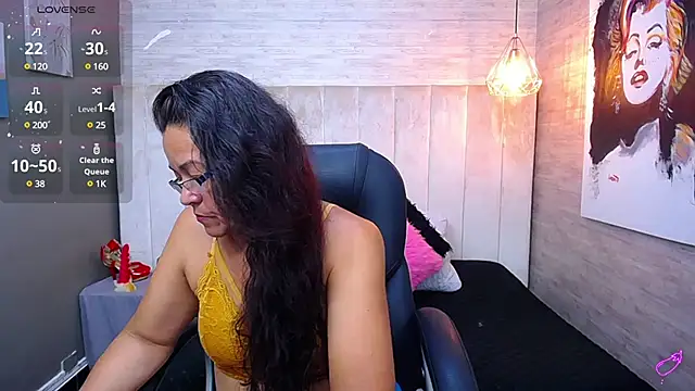 Snapshot of MaturePure chatting on January 21, 2025, 9:36 pm MaturePure online show from January 21, 2025, 9:36 pm