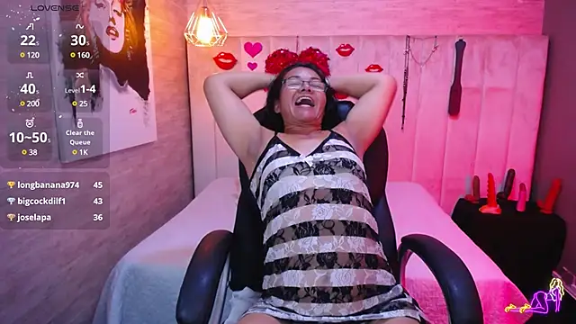 Snapshot of MaturePure chatting on February 9, 2025, 3:01 pm MaturePure online show from February 9, 2025, 3:01 pm