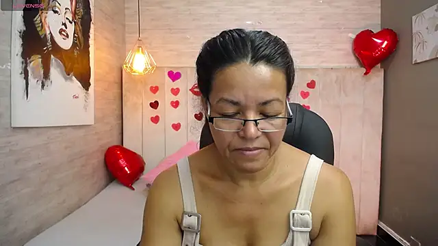 Snapshot of MaturePure chatting on March 3, 2025, 4:46 pm MaturePure online show from March 3, 2025, 4:46 pm