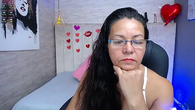 Snapshot of MaturePure chatting on March 8, 2025, 10:13 pm MaturePure online show from March 8, 2025, 10:13 pm