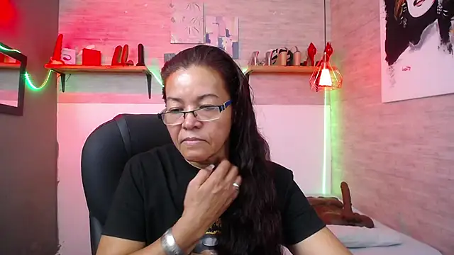 Snapshot of MaturePure chatting on September 11, 2025, 9:26 pm MaturePure online show from September 11, 2025, 9:26 pm