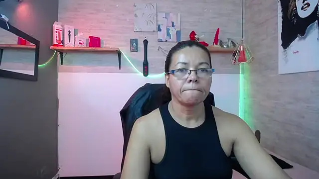 Snapshot of MaturePure chatting on October 23, 2025, 9:46 pm MaturePure online show from October 23, 2025, 9:46 pm