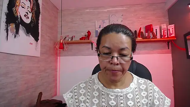 Snapshot of MaturePure chatting on November 2, 2025, 7:38 pm MaturePure online show from November 2, 2025, 7:38 pm