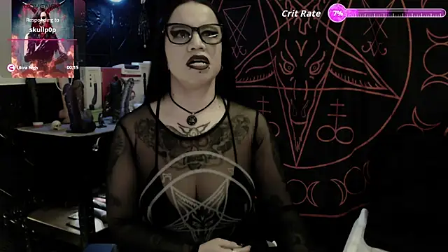 Snapshot of Evil_Queen_666 chatting on May 3, 2026, 5:46 am Evil Queen 666 online show from May 3, 2026, 5:46 am