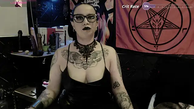 Snapshot of Evil_Queen_666 chatting on May 14, 2026, 6:20 am Evil Queen 666 online show from May 14, 2026, 6:20 am