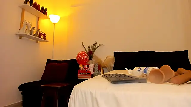 leslie k online show from February 13, 2025, 4:43 am