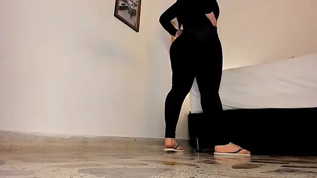 leslie k online show from March 11, 2025, 6:00 am