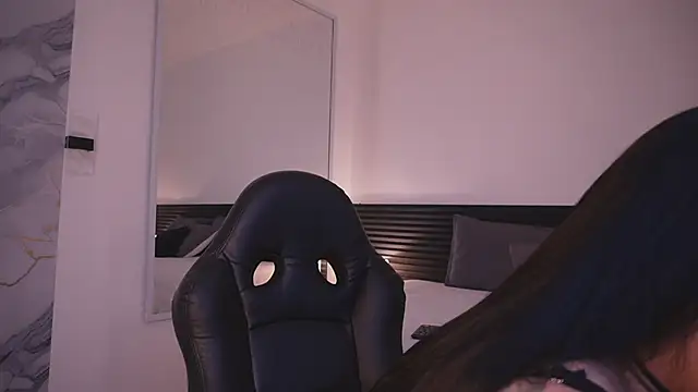 leslie k online show from September 18, 2025, 3:30 am