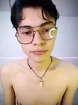 Snapshot of Dmitri_Aksnes chatting on December 1, 2025, 8:36 pm Dmitri Aksnes online show from December 1, 2025, 8:36 pm