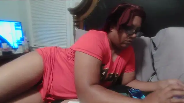 Snapshot of ebonyred chatting on March 2, 2026, 2:14 am ebonyred online show from March 2, 2026, 2:14 am