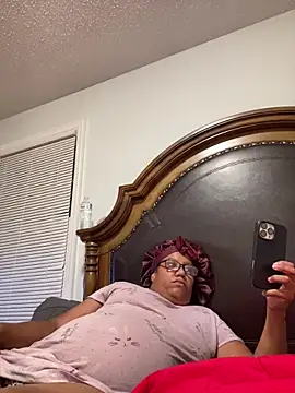 Snapshot of ebonyred chatting on June 15, 2026, 1:08 am ebonyred online show from June 15, 2026, 1:08 am