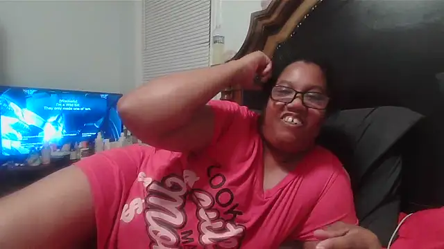 Snapshot of ebonyred chatting on June 18, 2026, 2:01 am ebonyred online show from June 18, 2026, 2:01 am