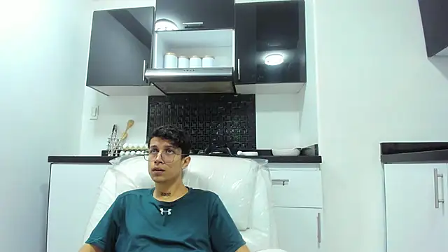 Snapshot of AgarEvans chatting on December 9, 2024, 4:56 am AgarEvans online show from December 9, 2024, 4:56 am