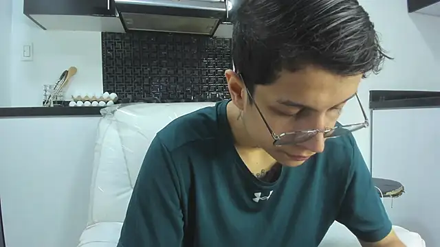 Snapshot of AgarEvans chatting on December 11, 2024, 4:39 am AgarEvans online show from December 11, 2024, 4:39 am