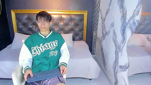 Snapshot of AgarEvans chatting on October 30, 2025, 2:57 am AgarEvans online show from October 30, 2025, 2:57 am