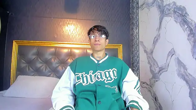 Snapshot of AgarEvans chatting on October 31, 2025, 2:34 am AgarEvans online show from October 31, 2025, 2:34 am