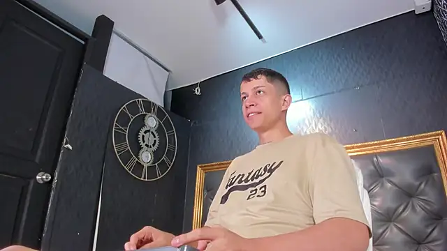 Snapshot of AgarEvans chatting on November 7, 2025, 5:29 am AgarEvans online show from November 7, 2025, 5:29 am