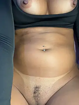 Francielediass online show from April 7, 2026, 4:24 am