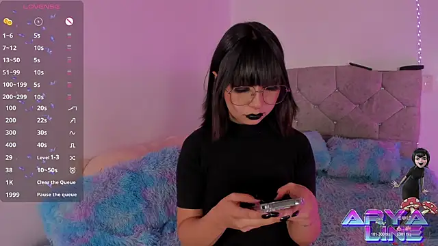 arysUwU online show from October 25, 2025, 1:24 am