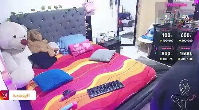 Snapshot of Pocahontaslovex chatting on December 18, 2024, 11:08 pm Pocahontaslovex online show from December 18, 2024, 11:08 pm