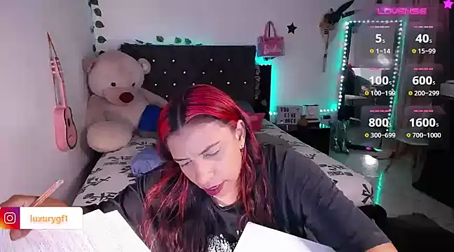 Snapshot of Pocahontaslovex chatting on January 14, 2025, 11:58 pm Pocahontaslovex online show from January 14, 2025, 11:58 pm