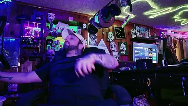 Snapshot of tayshie chatting on December 1, 2025, 9:20 pm tayshie online show from December 1, 2025, 9:20 pm