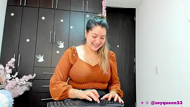 Soyqueen online show from January 31, 2025, 5:30 am