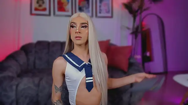 Taylor  foxxx online show from September 10, 2025, 5:07 am