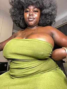 Honeycoco0211 online show from April 12, 2026, 7:35 am