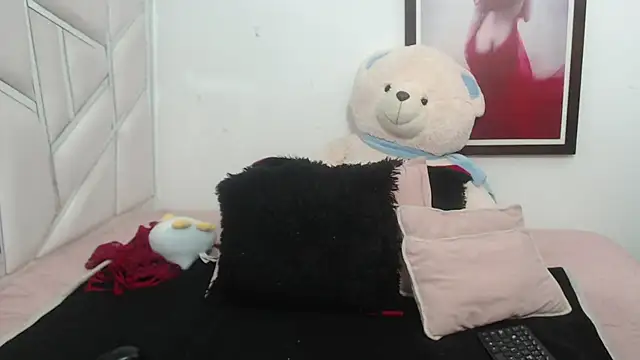 celestesouzalatin online show from February 8, 2025, 12:38 am