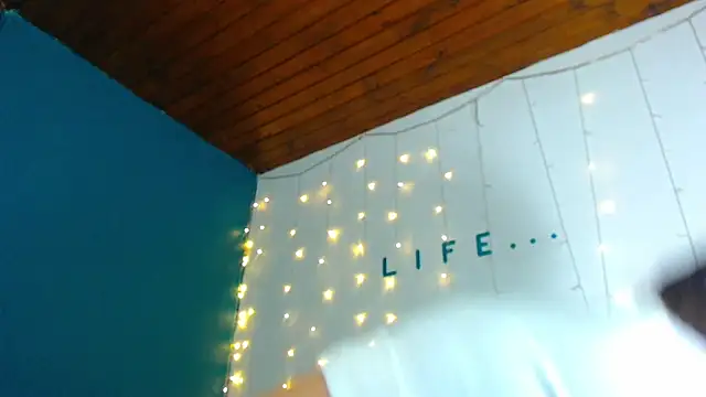 camila delarosa online show from December 29, 2024, 12:12 pm