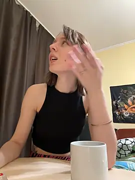 Snapshot of Crayzy_Luv chatting on February 1, 2025, 1:02 am Crayzy Luv online show from February 1, 2025, 1:02 am