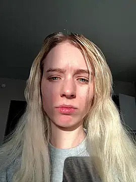 Snapshot of Crayzy_Luv chatting on January 14, 2026, 10:10 am Crayzy Luv online show from January 14, 2026, 10:10 am