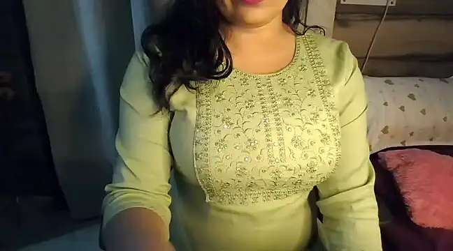 Snapshot of Trezza chatting on January 26, 2025, 5:56 am Trezza online show from January 26, 2025, 5:56 am